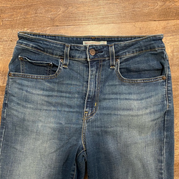 Levi’s 725 High Rise Bootcut Jeans 31x32 - Picture 4 of 5